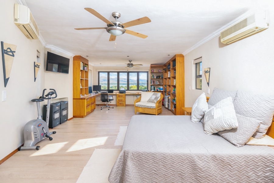 3 Bedroom Property for Sale in Caribbean Beach Club North West